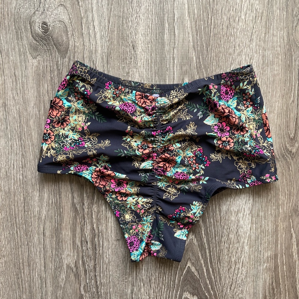 Cleo The Hurricane high waist bottoms